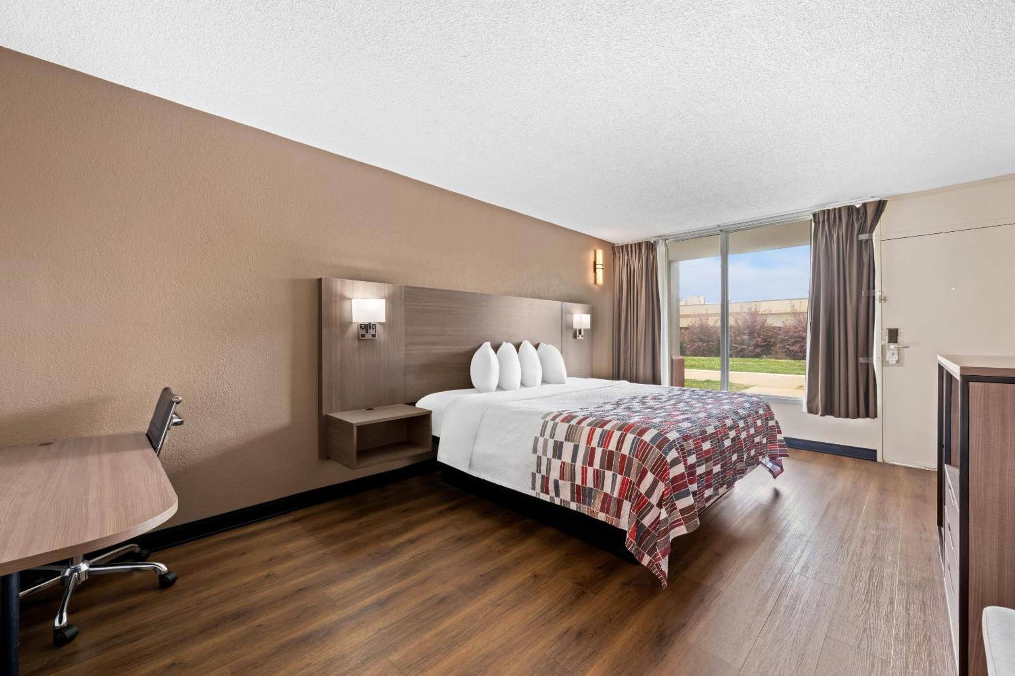Red Roof Inn Charlotte - Airport Екстер'єр фото