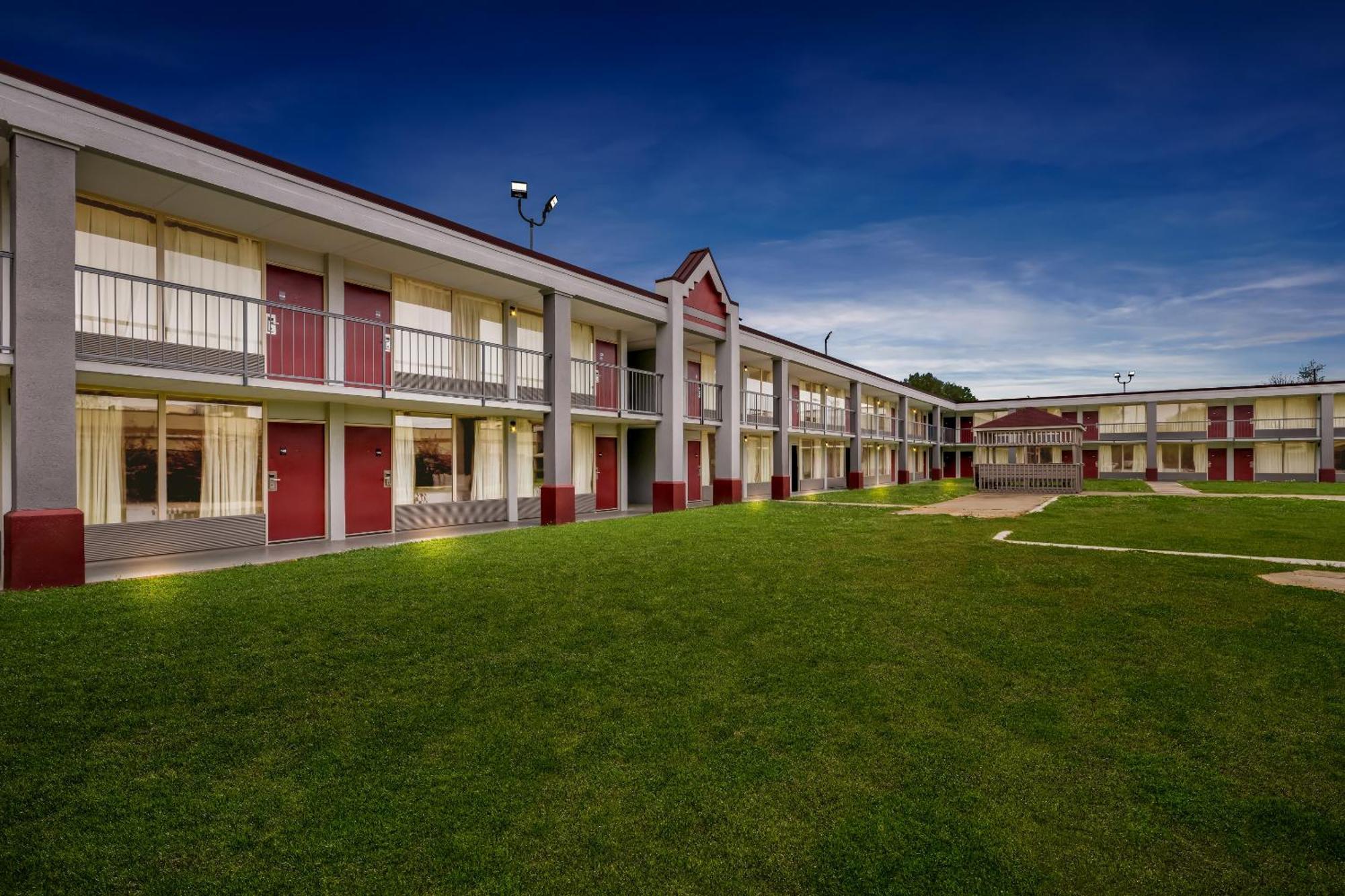 Red Roof Inn Charlotte - Airport Екстер'єр фото