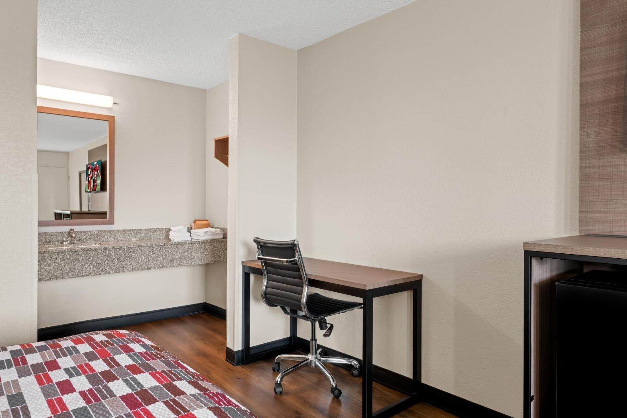 Red Roof Inn Charlotte - Airport Екстер'єр фото